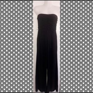 Fashion Nova Dresses - Fashion nova jumpsuit/S doesn’t come with belt Fashion Nova Dresses - Fashion nova jumpsuit/S doesn’t come with belt